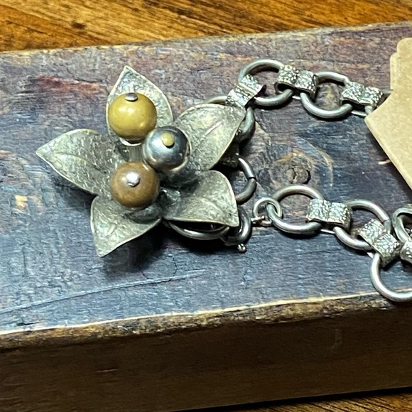 Vintage Hammered Metal Large Flower Statement Bracelet - Picture 3 of 5